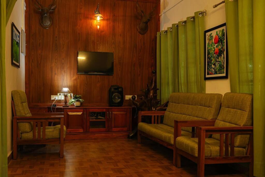 Vila Breezy Point Vagamon Exteriér fotografie