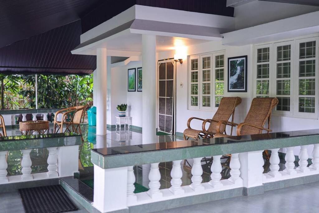 Vila Breezy Point Vagamon Exteriér fotografie